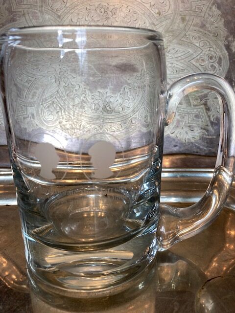 Elment egy igazodási pont -In memoriam Queen Elisabeth-