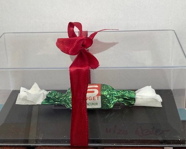 Karácsonyi „Budget” -Gondolatok Weiler Péter ajándék műtárgya kapcsán-