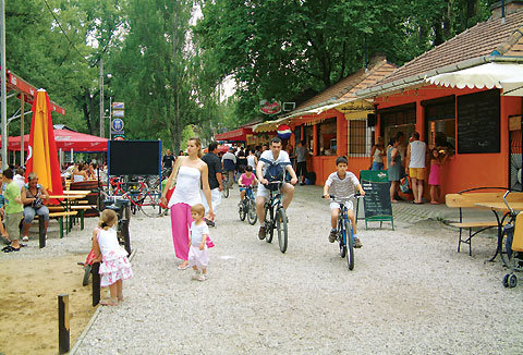 „Retro” a Rómain